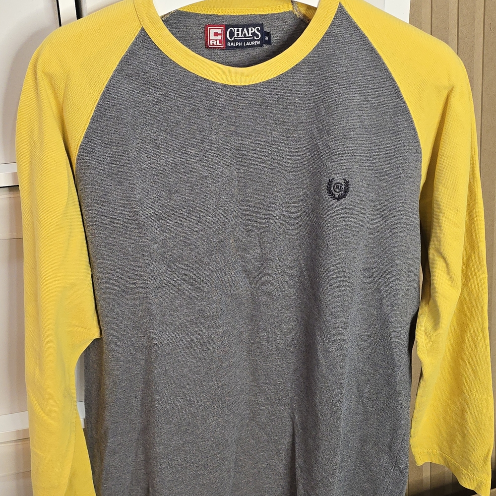 Chaps Men's Gray and Yellow Raglan Shirt